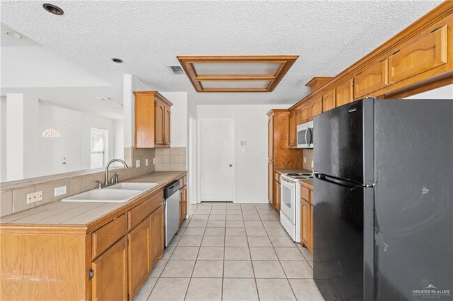 Building Photo - 12 Emory Ave