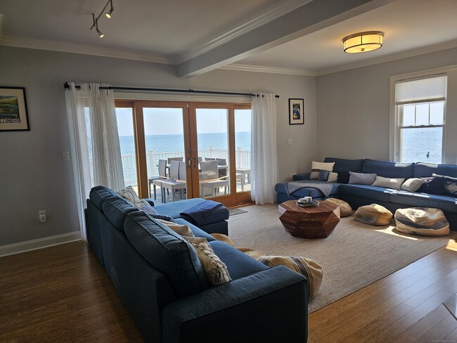 Building Photo - 62 Cosey Beach Ave