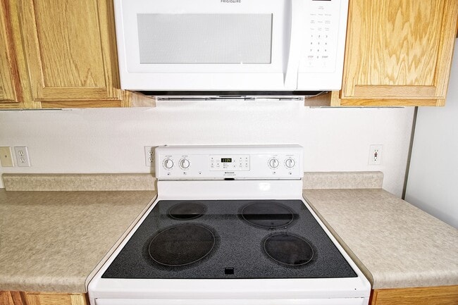 Building Photo - 598 Garnet Dr