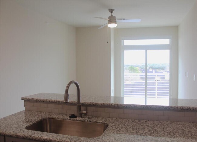 Building Photo - 6955 Turtlewood Dr