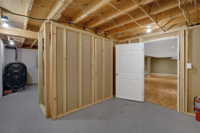 Building Photo - 293 Brainard Rd