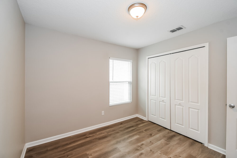 Building Photo - 15809 Canoe Creek Dr