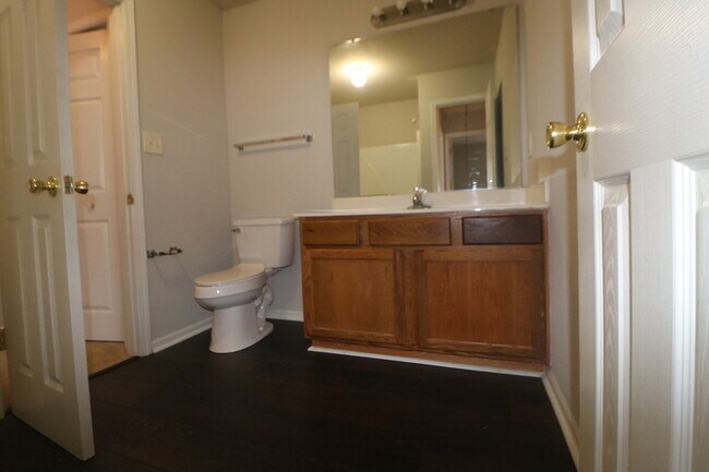 Building Photo - 3924 Mohawk Ct