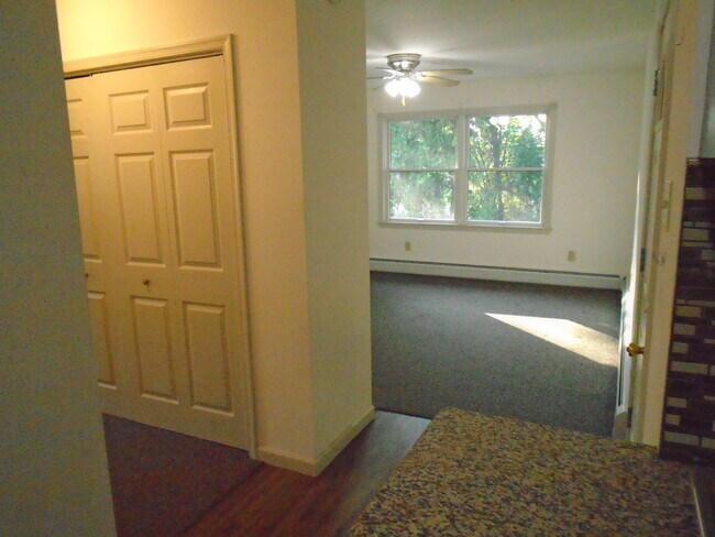 Building Photo - 3405 Sullivan Trl