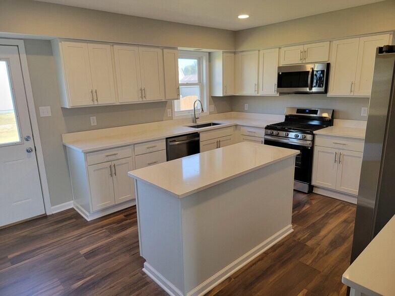 Building Photo - 231 W 550 N