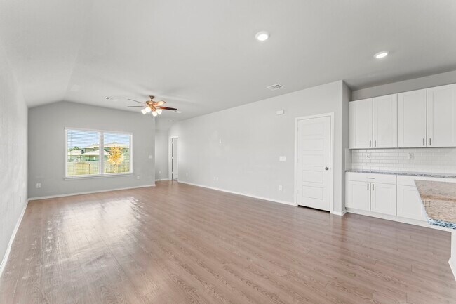 Building Photo - 603 Levine Ct