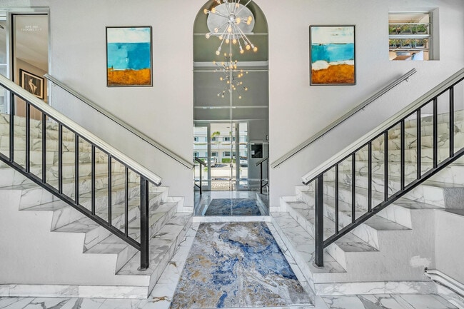 Building Photo - 3051 NE 48th St