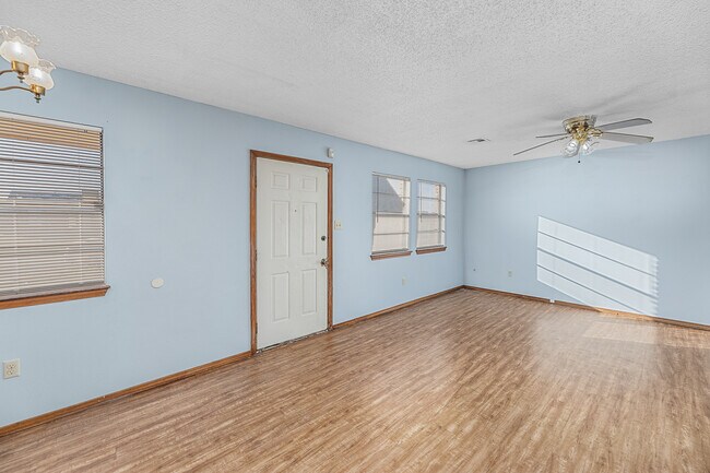 Building Photo - 746 SW 43rd St