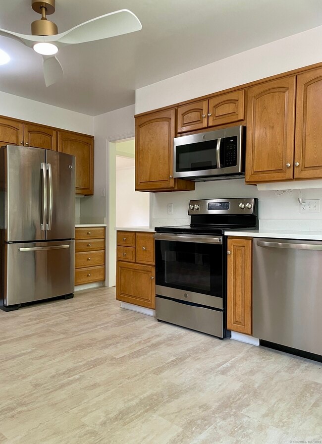 Building Photo - 52 Knapp Ln
