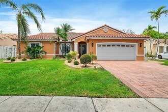 Building Photo - 1820 SW 135th Way