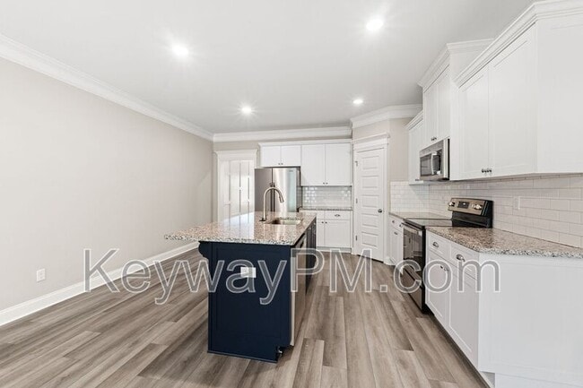 Building Photo - 1066 Linsmore Ave