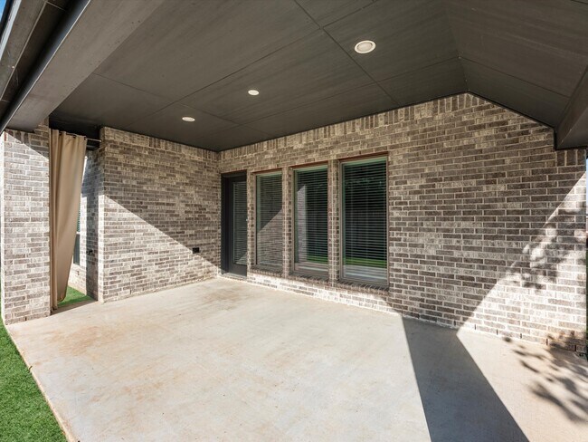 Building Photo - 30715 Sonora Ridge Dr