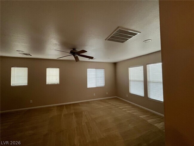 Building Photo - 933 Purdy Lodge St