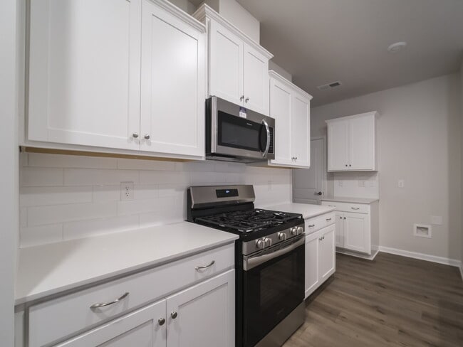 Building Photo - "Experience Spacious Living in This 4-Bedroom, 3-Bath Gem on Swallow Tail Drive, Belmont!"