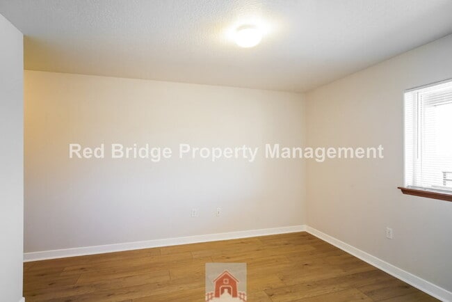 Building Photo - 15325 NW Central Dr