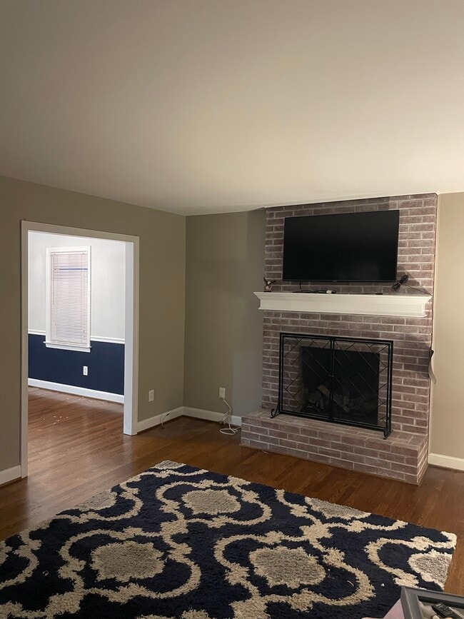 Building Photo - 1424 Longview Ave