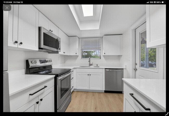 Building Photo - 5844 Western Way