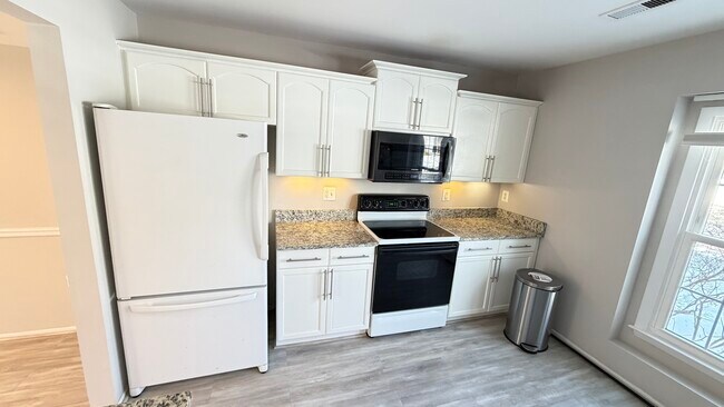 Building Photo - 325 Charred Oak Ct