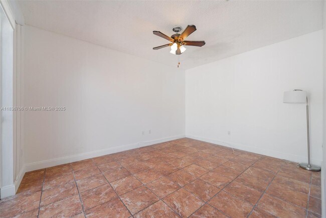 Building Photo - 1551 Seagrape Way