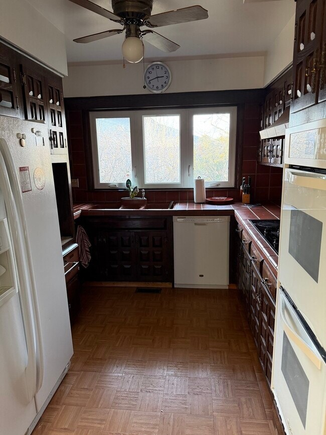 Building Photo - 1800 Montgomery Ct