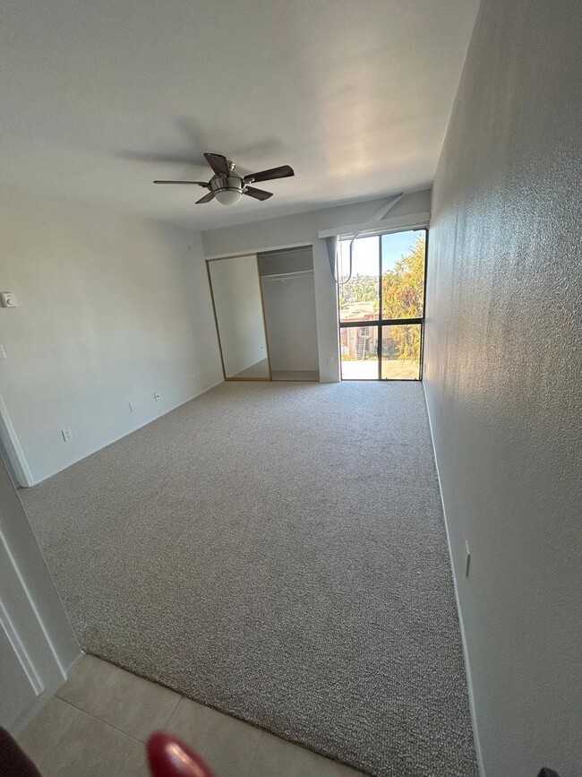 Building Photo - Spacious 1 bedroom Condo with Beautiful Views! Water, sewer, and trash included! Move In Ready! M...