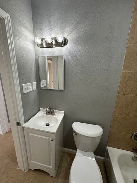 Building Photo - 1925 Luckie Ave