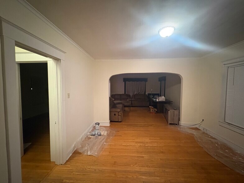 Building Photo - 1617 Quincy Ave