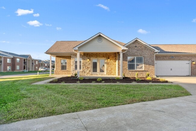 Primary Photo - 585 Regency Cir