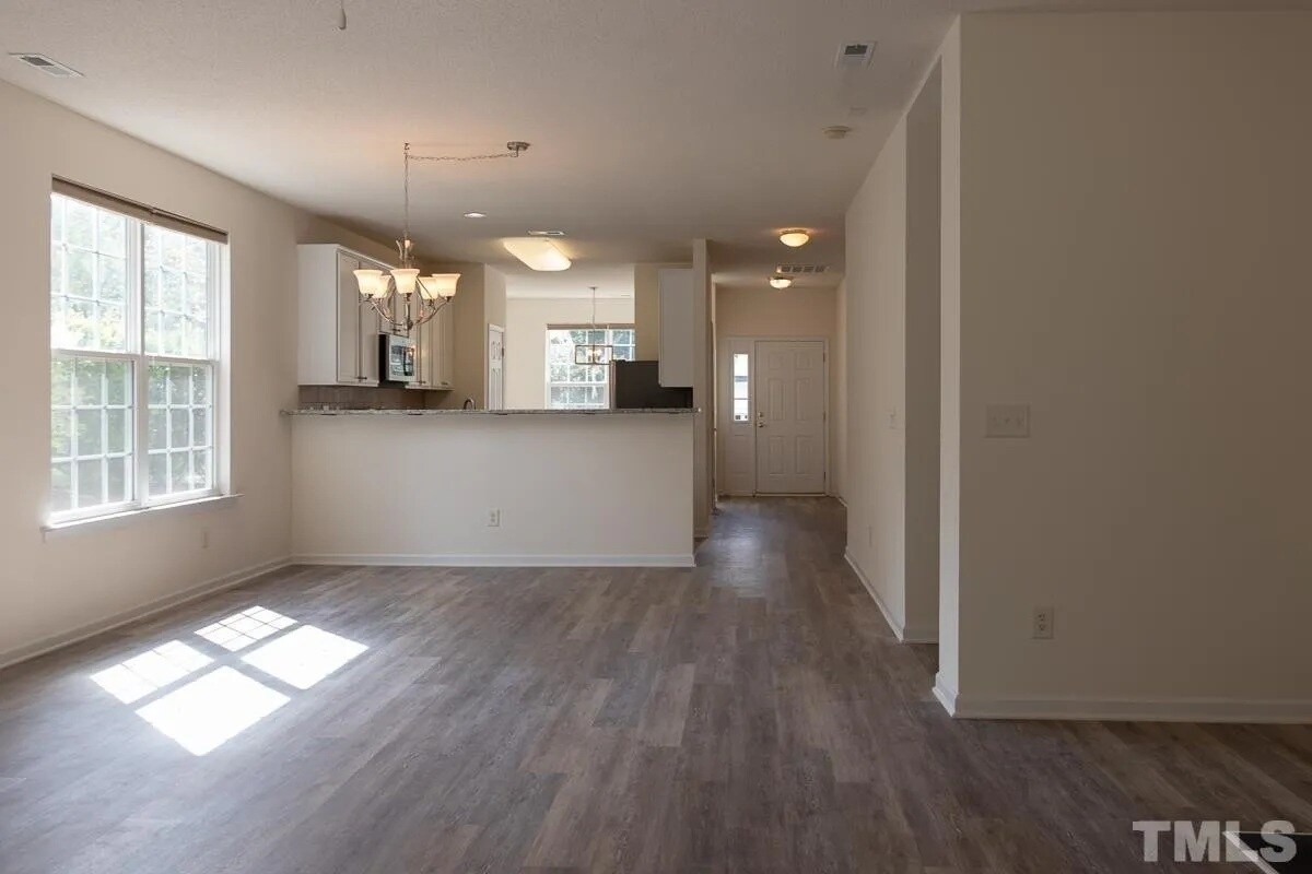 Building Photo - 201 Indian Elm Ln
