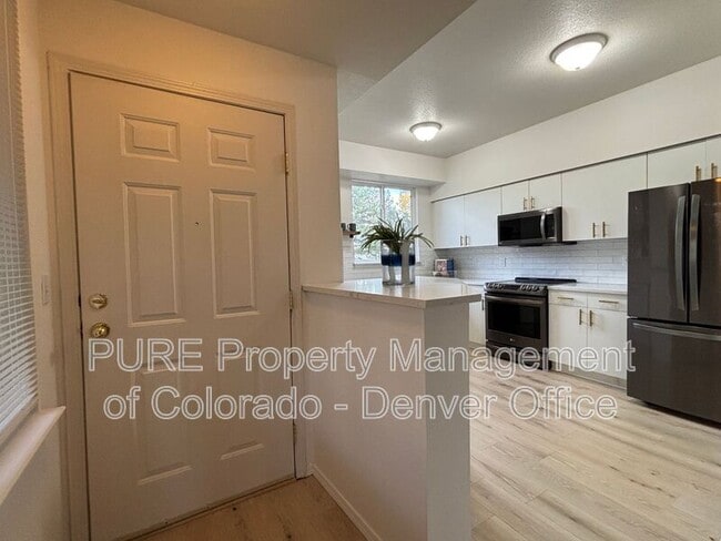 Building Photo - 6484 Silver Mesa Dr