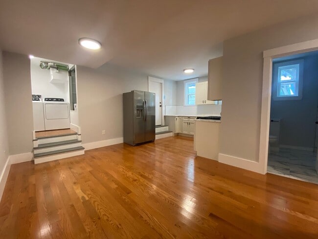 Building Photo - Available NOW East Boston New Renovation 2 bed + office - $3400