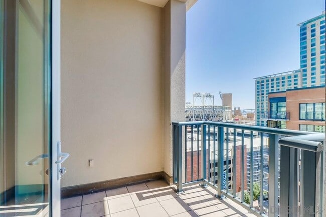 Building Photo - 530 K St