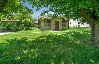 Building Photo - 220 NE 3rd St