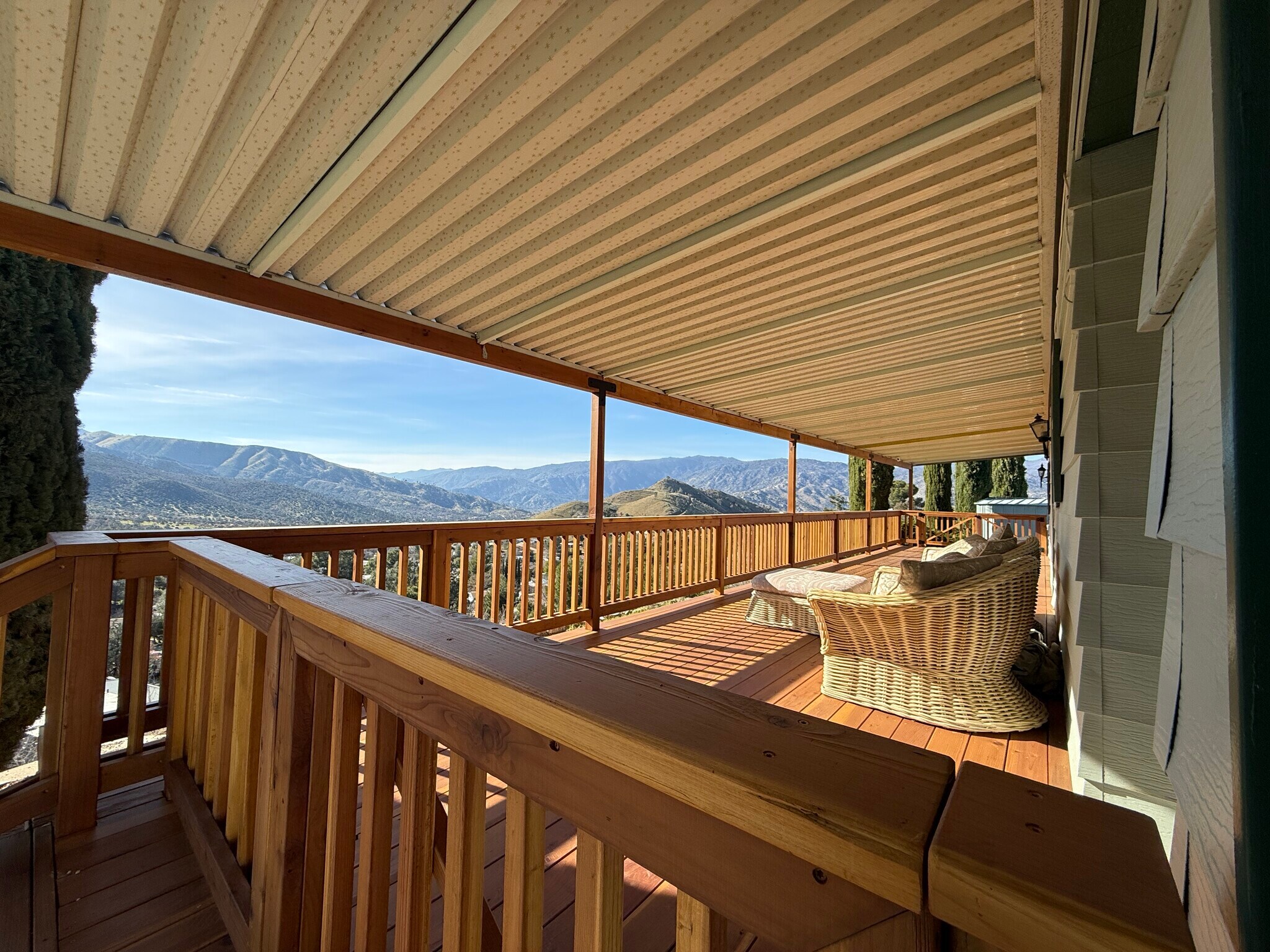 Building Photo - 121 Larch Ct