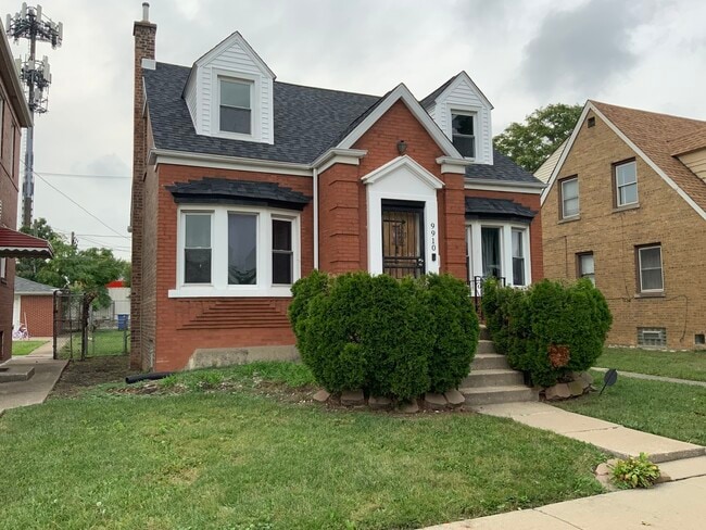 Primary Photo - 9910 S Emerald Ave