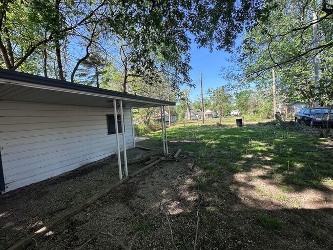 Building Photo - 610 Harmon-