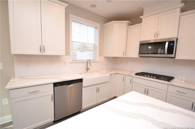 Building Photo - 8531 Secreto Dr