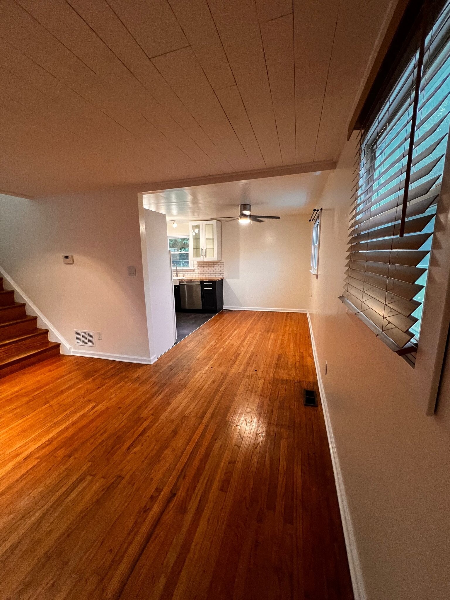 Building Photo - 736 Cedar Dr