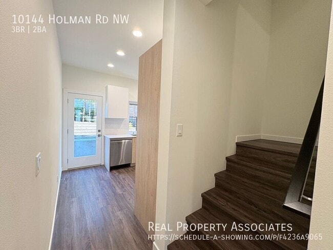 Building Photo - 10144 Holman Rd NW