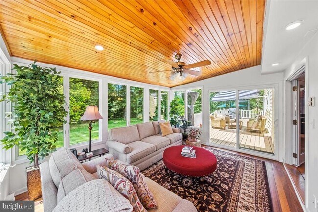 Building Photo - 40 Pine knoll Dr