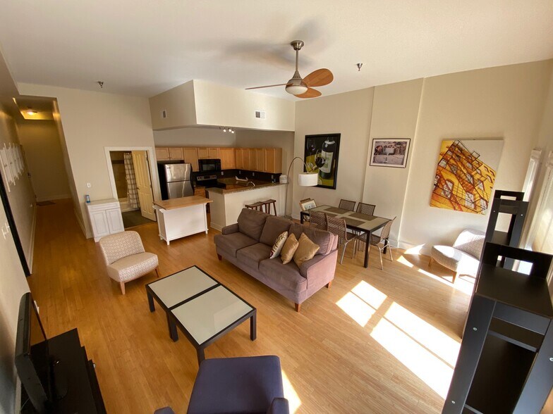 Living room/hardwood floors - 118 W Marshall St