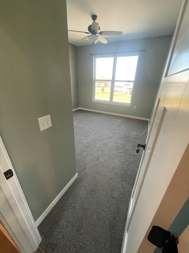 Building Photo - 1010 Deer Run