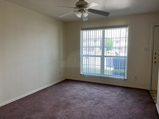 Building Photo - 4506 Mattie Dr