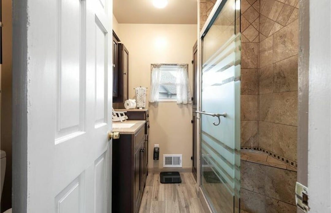 Building Photo - 310 Marsonia St