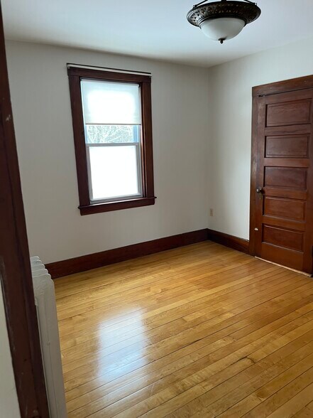 Building Photo - 48 Seaver St