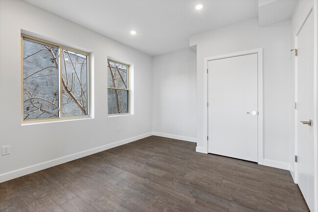 Building Photo - 917 N 15th St