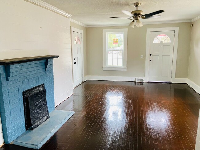 Building Photo - 4/2 home for rent! $1350