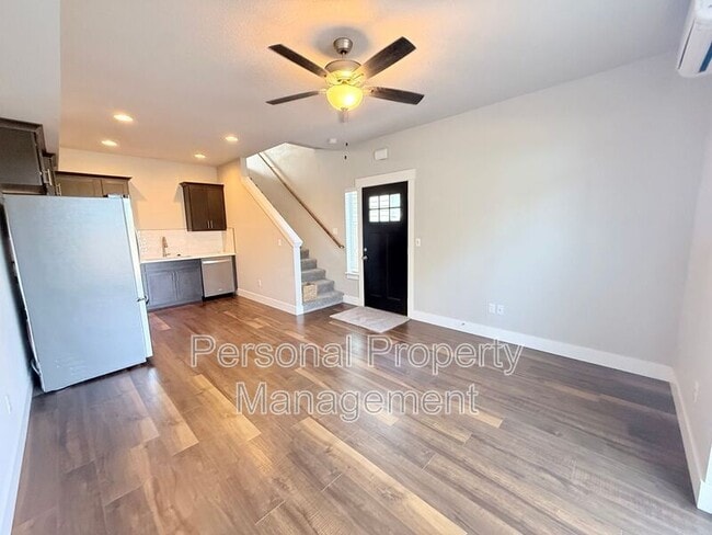 Building Photo - 1530 NW 29th Pl