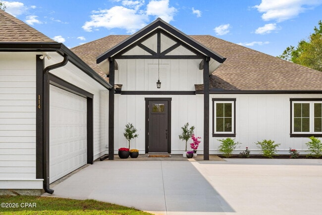 Building Photo - 114 Lake Merial Trail