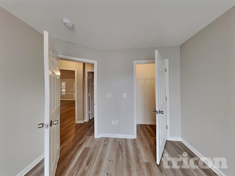 Building Photo - 1113 Dunwoody Dr